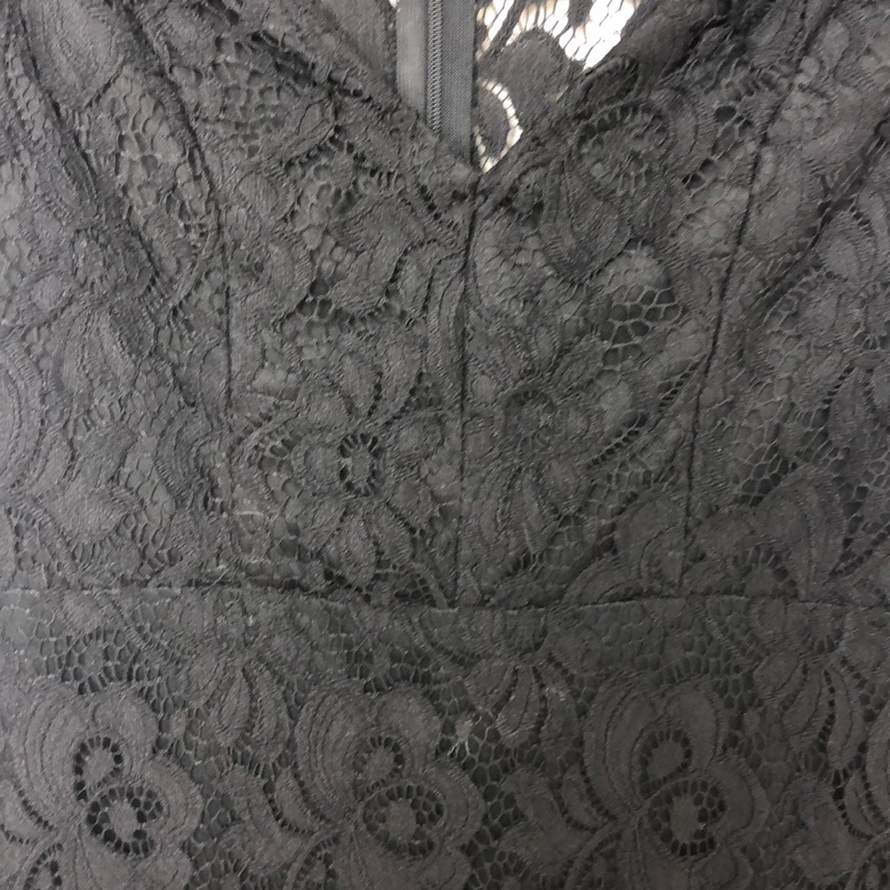 Lulu’s Black Lace Bodycon V-Neck Mini Dress Size XS - Picture 5 of 8